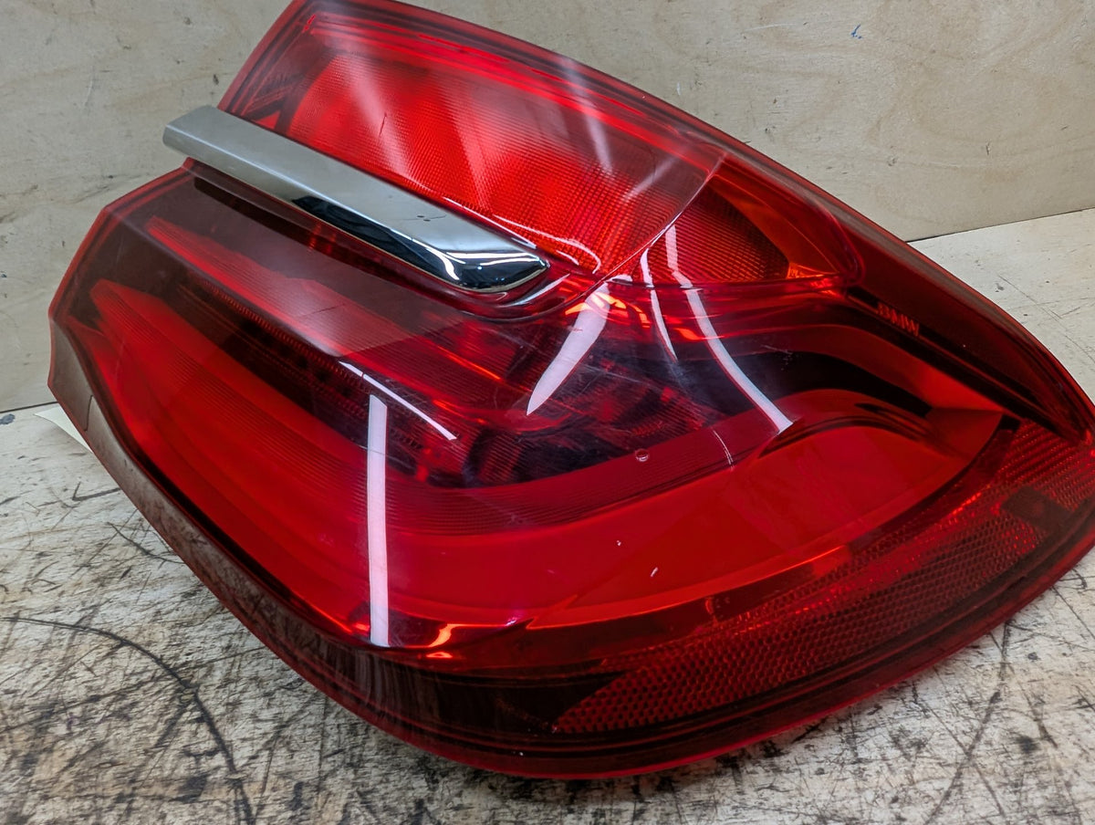 16-19 OEM BMW G11 G12 740 750 M760 B7 Rear Right Passenger Outer LED Tail Light