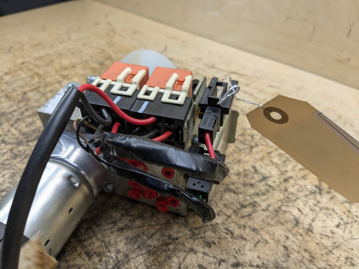 08-13 OEM BMW E88 128 135 Convertible Hardtop Roof Pump Hydraulic Motor Unit