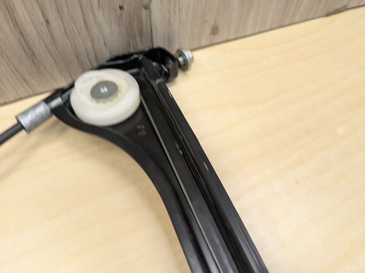2009-2011 Mercedes-Benz SLK-Class R171 Door Window Regulator A1717200846 OEM