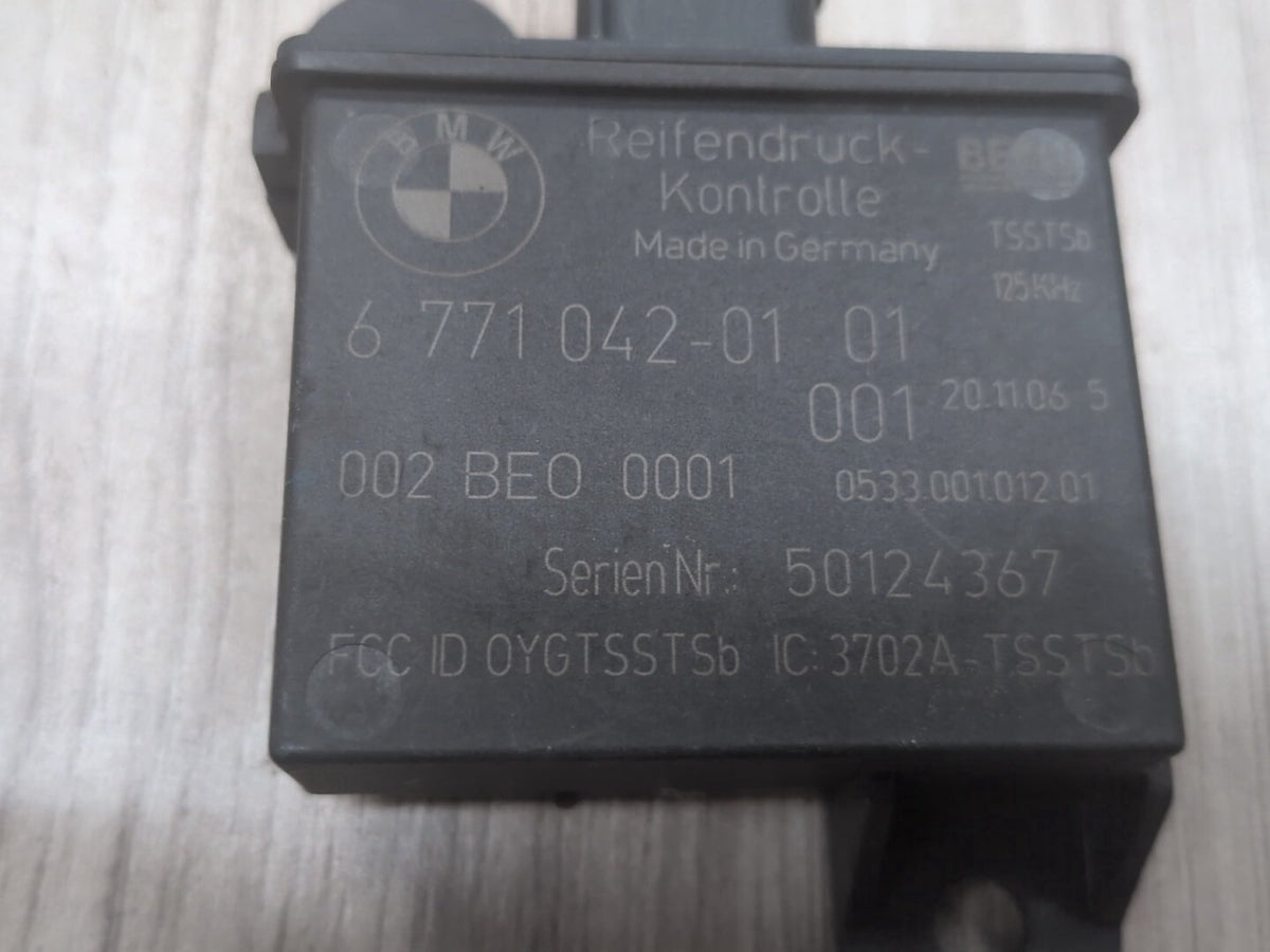 OEM BMW E85 E88 E90 E92 Z4 Transmitter Tire Pressure Monitor Sensor TPMS RDC