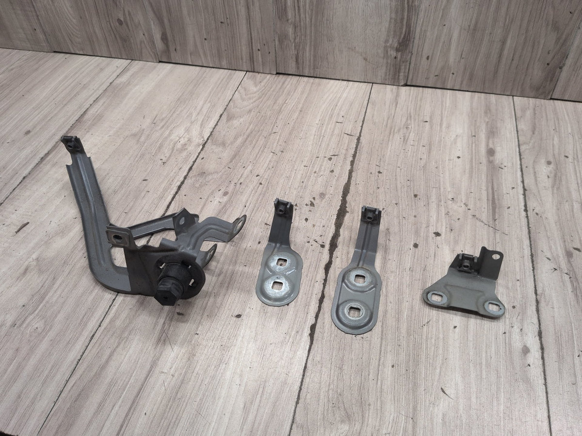 11-16 OEM BMW F10 528 550 Front Left Driver Side Fender Bracket Wing Holder SET