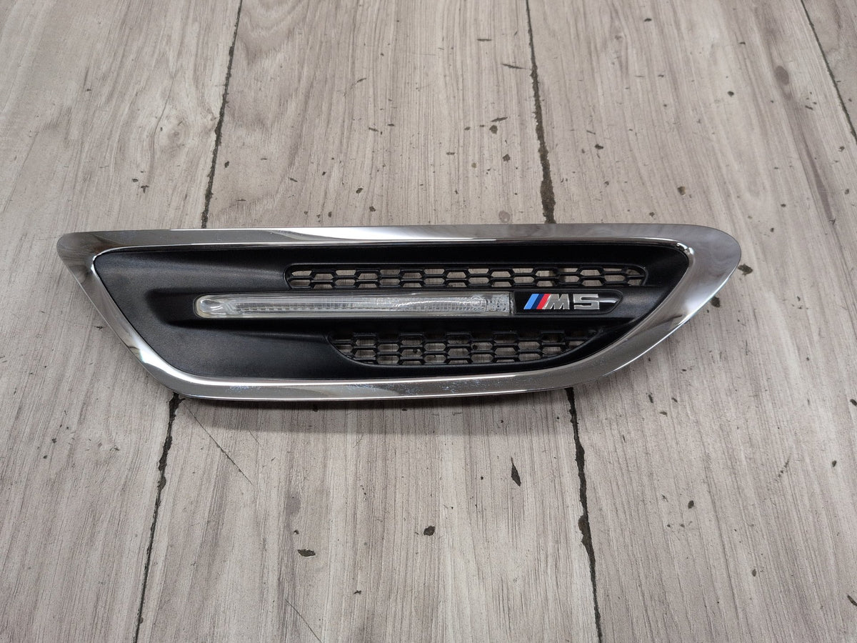 2011-2016 BMW M5 F10 Front Right Passenger Fender Trim Molding 7903880 OEM