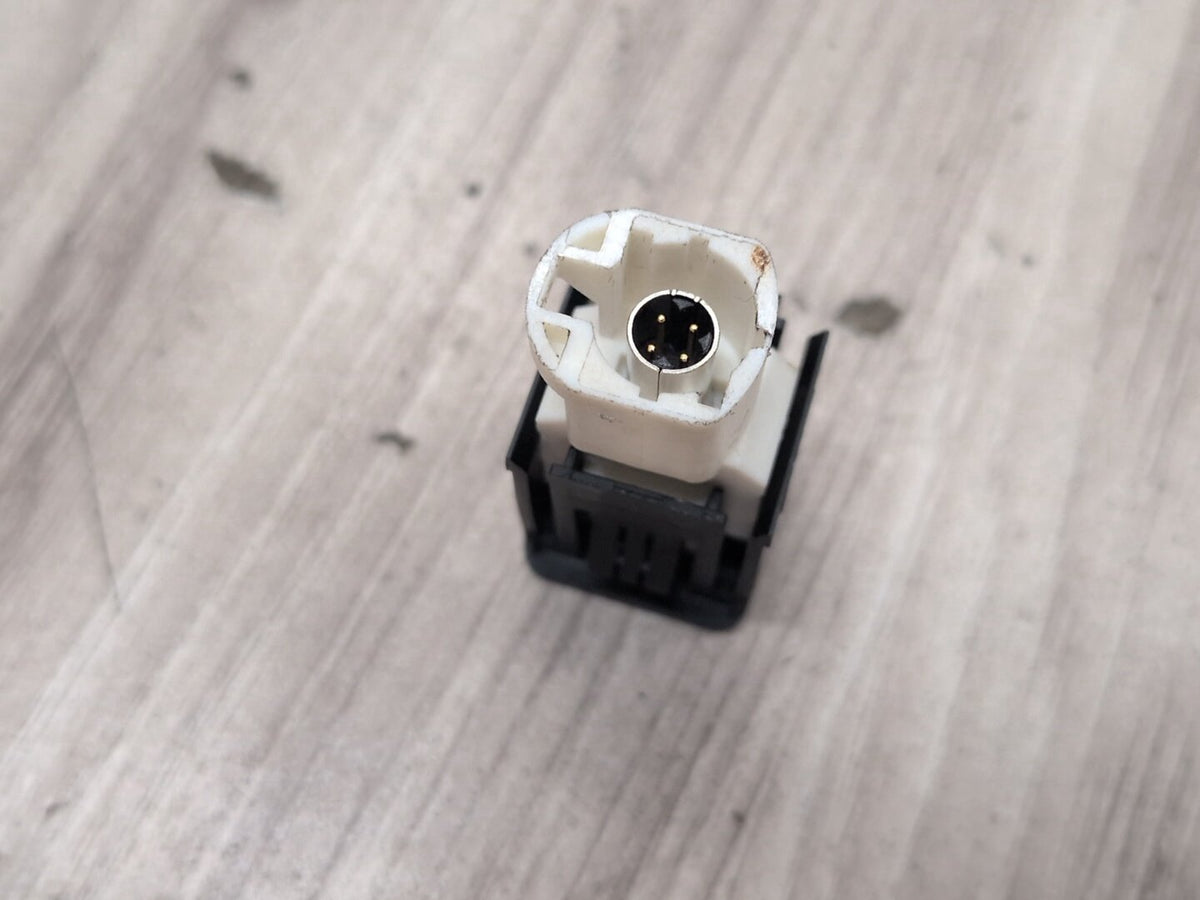 2016-2022 BMW 750i G12 AUX/ USB Charger Port Socket 9229294 OEM