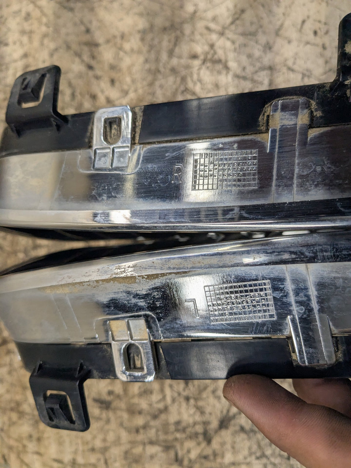 2008-2013 BMW 135i E88 Front Upper Bumper Cover Kidney Grilles SET 7179655 OEM