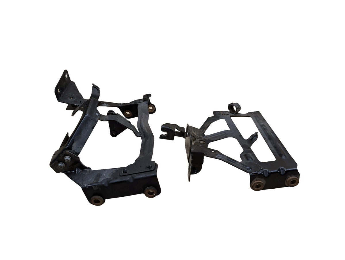 2011-2017 Audi RS5 8T Radiator Lower Mounting Brackets SET 8K0121259 OEM