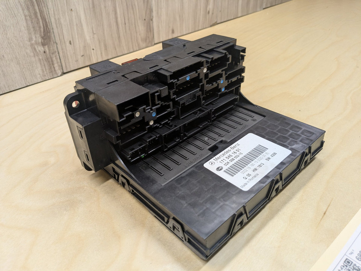 2009-2011 Mercedes-Benz SLK-Class R171 Rear Power Distribution Fuse Box A1715451601 OEM