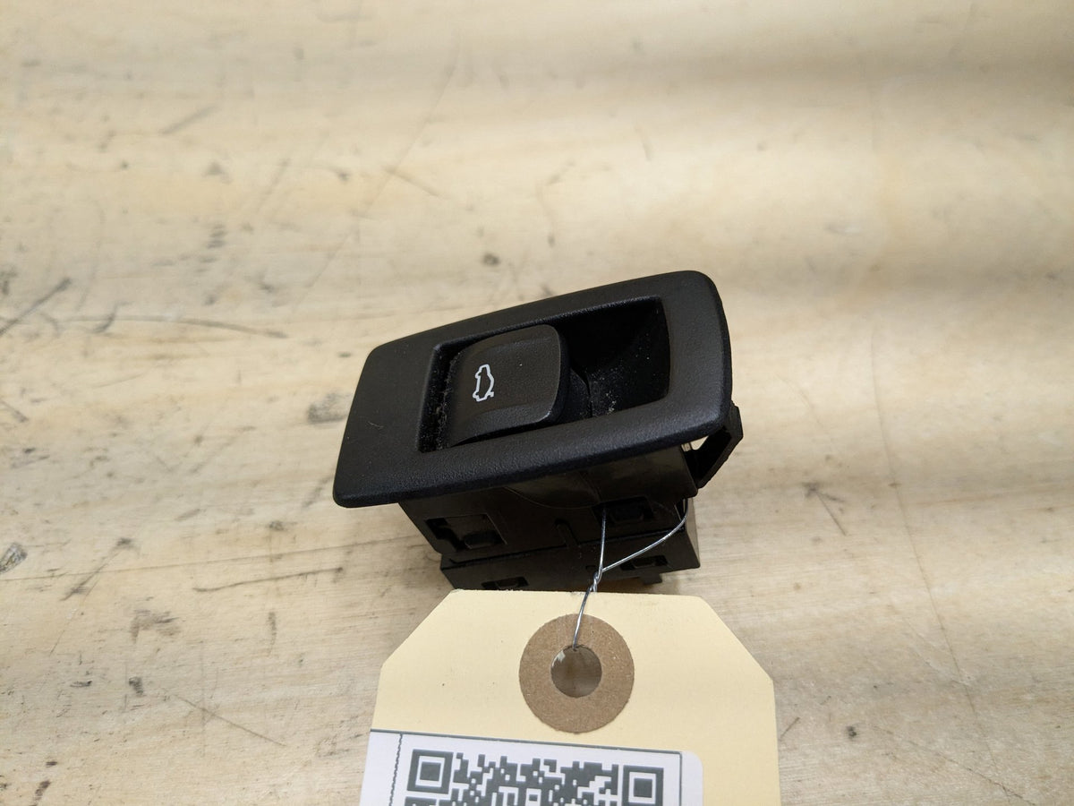 2018-2023 BMW M550i G30 Liftgate Trunk Lid Release Handle Switch 9327029 OEM