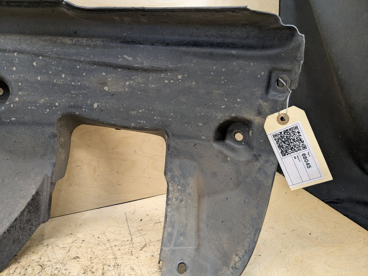 2008-2013 BMW 135i E88 Front Right Passenger Fender Liner Splash Guard 7166244