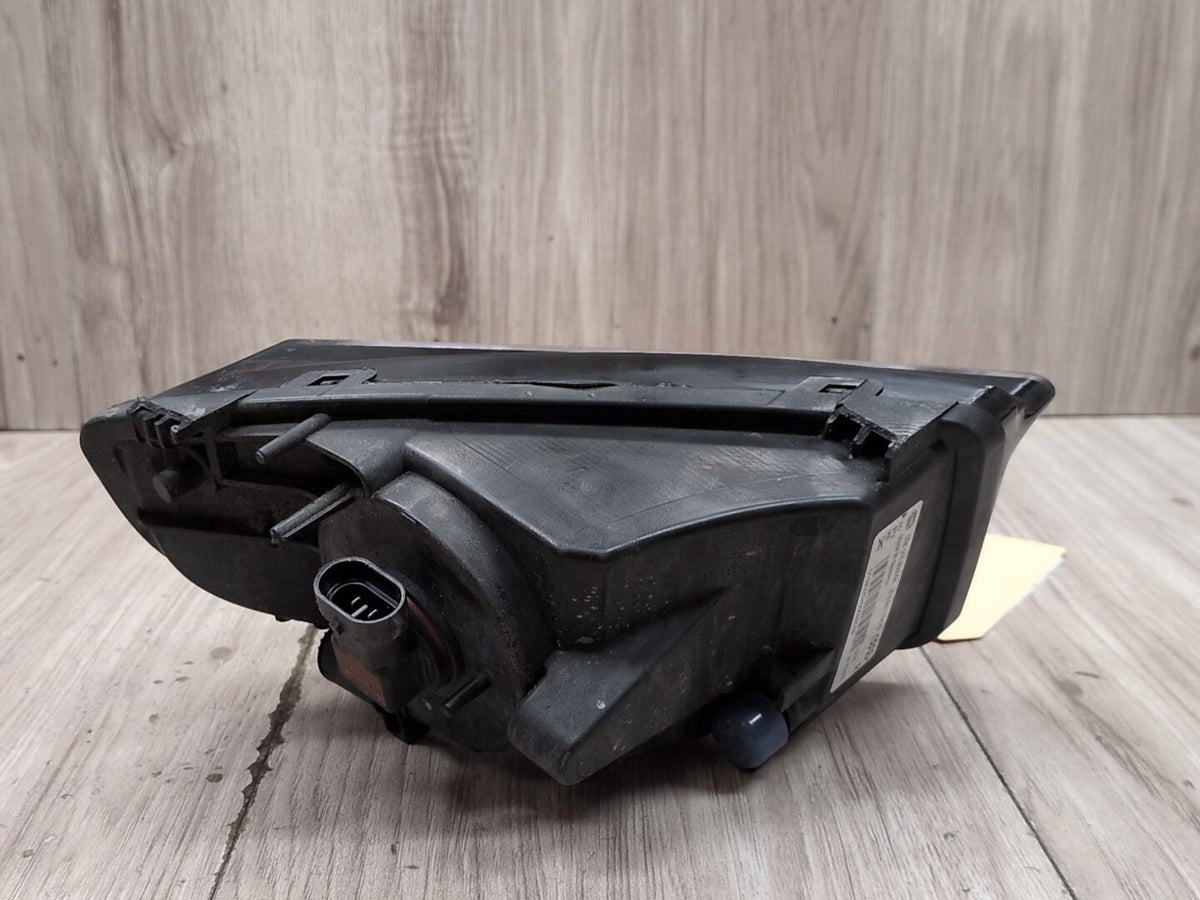 2008-2017 Audi S5 8T Front Right Passenger Bumper Fog Lamp Light 8T0941700G OEM