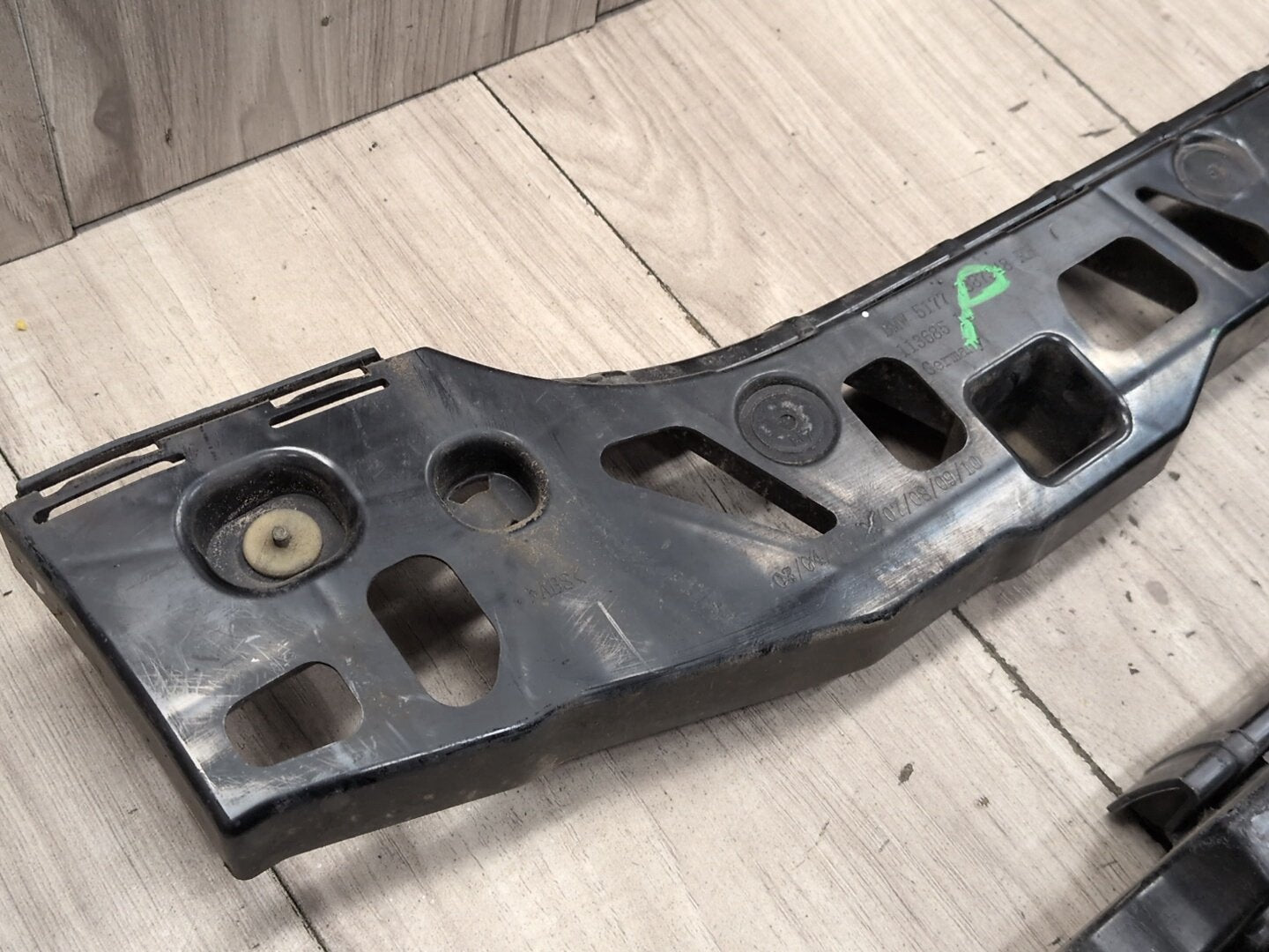 2017-2023 BMW M550i xDrive G30 Right Passenger Side Skirt Rocker Panel Brackets SET 7387346