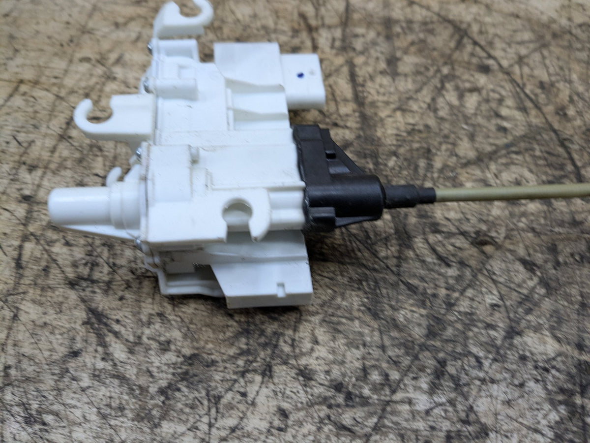 2016-2019 BMW 740Li G12 Front Right Passenger Door Latch Lock Actuator 2581897 OEM