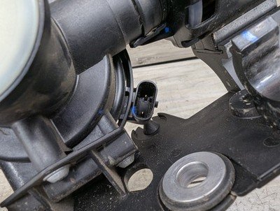2019-2020 BMW X3 G01 Fuel Vapor Charcoal Canister 7459686 OEM