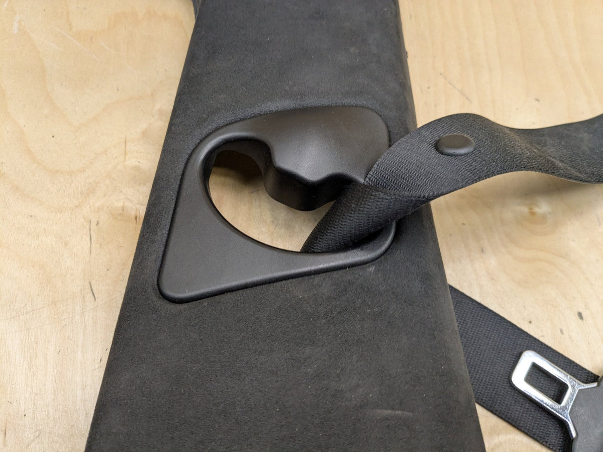 OEM BMW F15 F16 F85 F86 X5 X6 Front Right Passenger Seat Belt Retractor Black