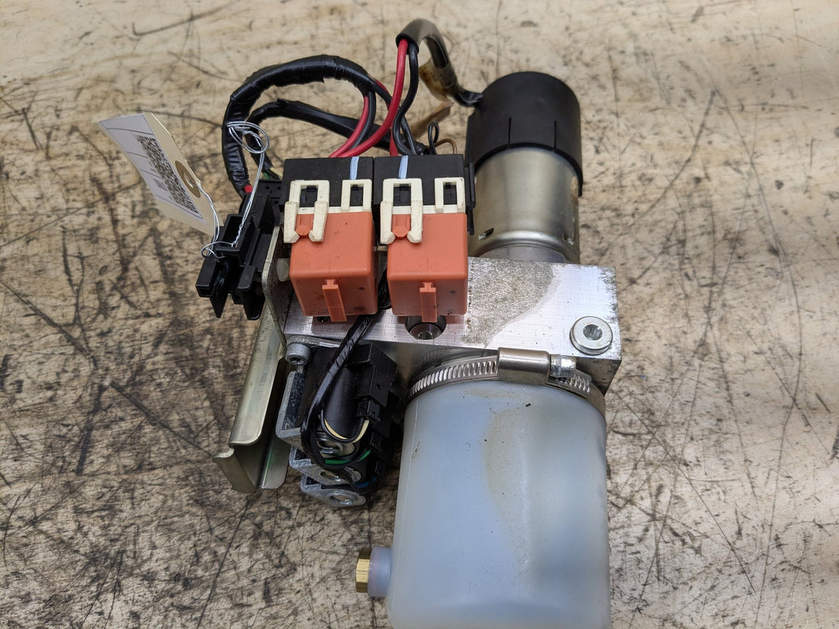 08-13 OEM BMW E88 128 135 Convertible Hardtop Roof Pump Hydraulic Motor Unit