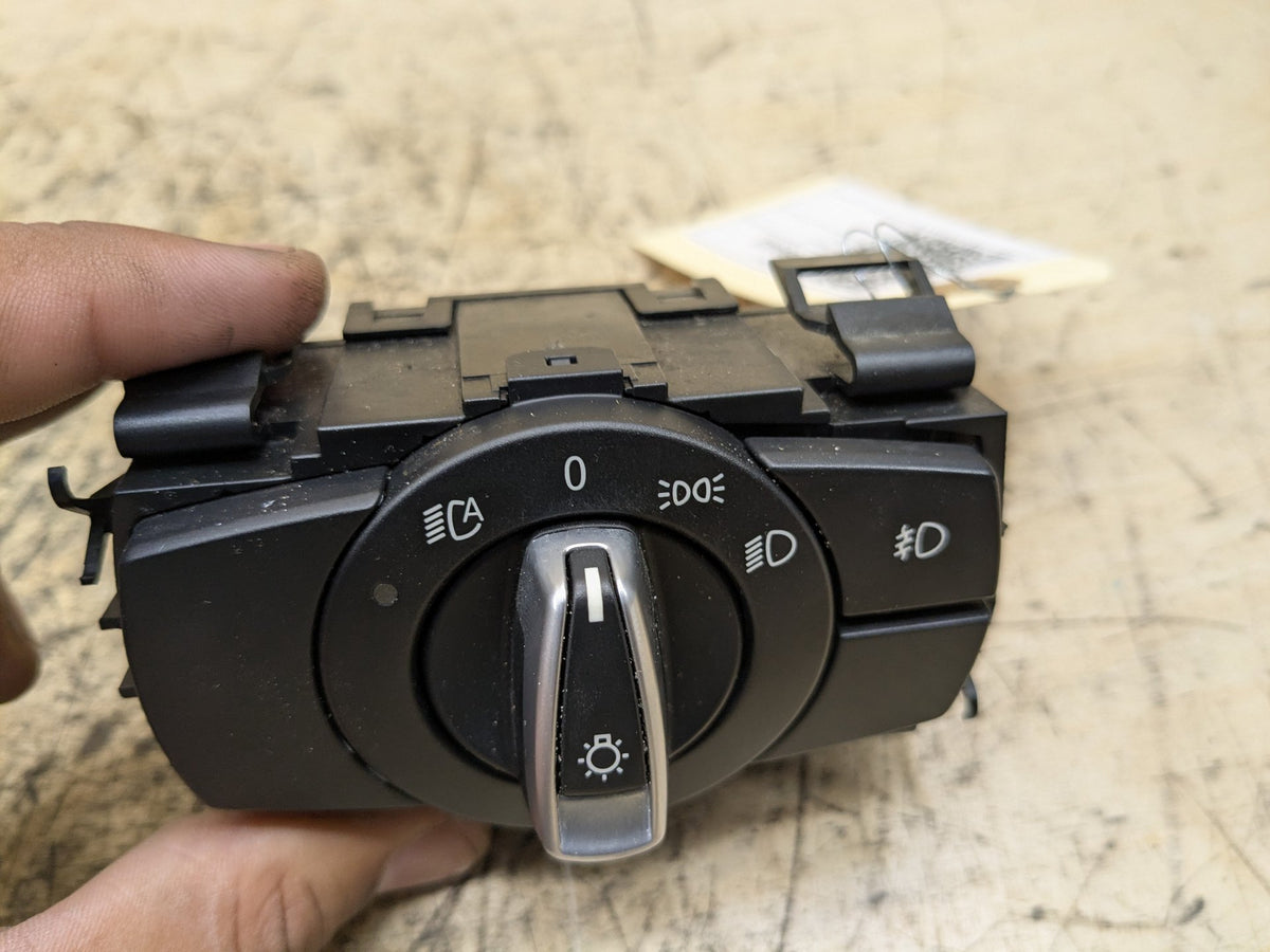 08-11 OEM BMW E82 E88 E90 E91 Headlight Switch Control Panel Light Module