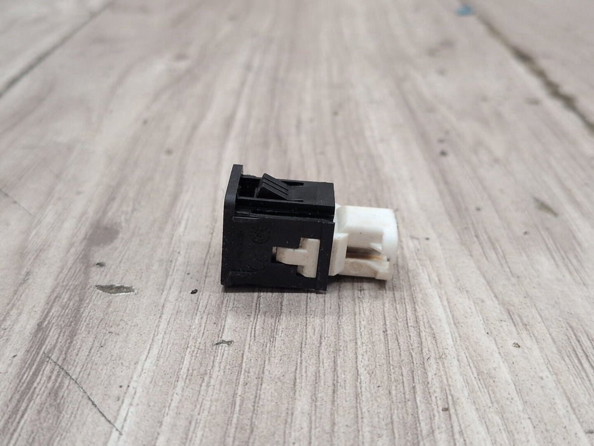 2016-2022 BMW 750i G12 AUX/ USB Charger Port Socket 9229294 OEM