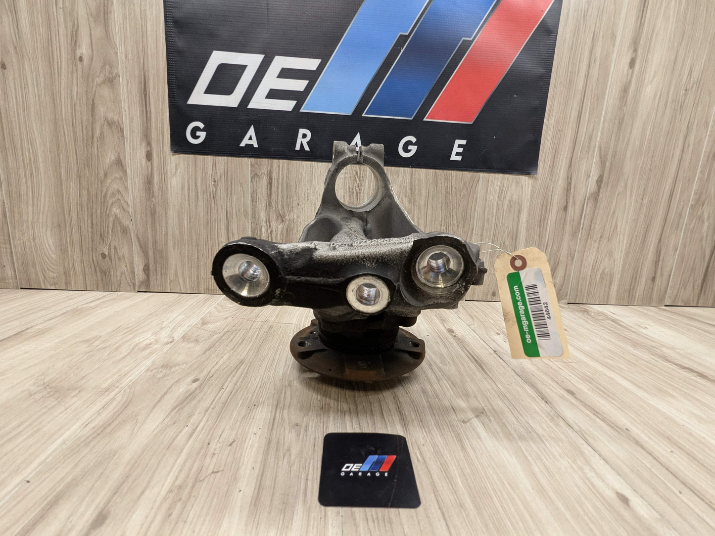 12-18 OEM BMW F30 F31 Sedan RWD Front Right Hub Knuckle Wheel Bearing Carrier