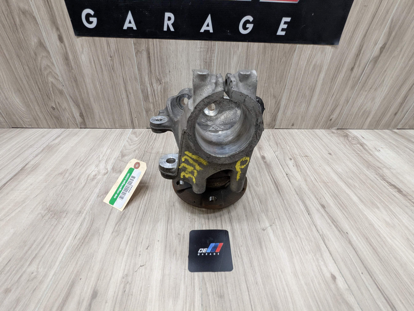 12-18 OEM BMW F30 F31 Sedan RWD Front Right Hub Knuckle Wheel Bearing Carrier