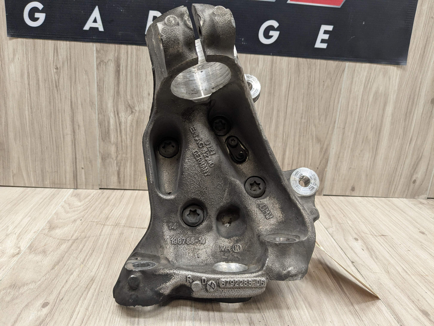 12-18 OEM BMW F30 F31 Sedan RWD Front Right Hub Knuckle Wheel Bearing Carrier