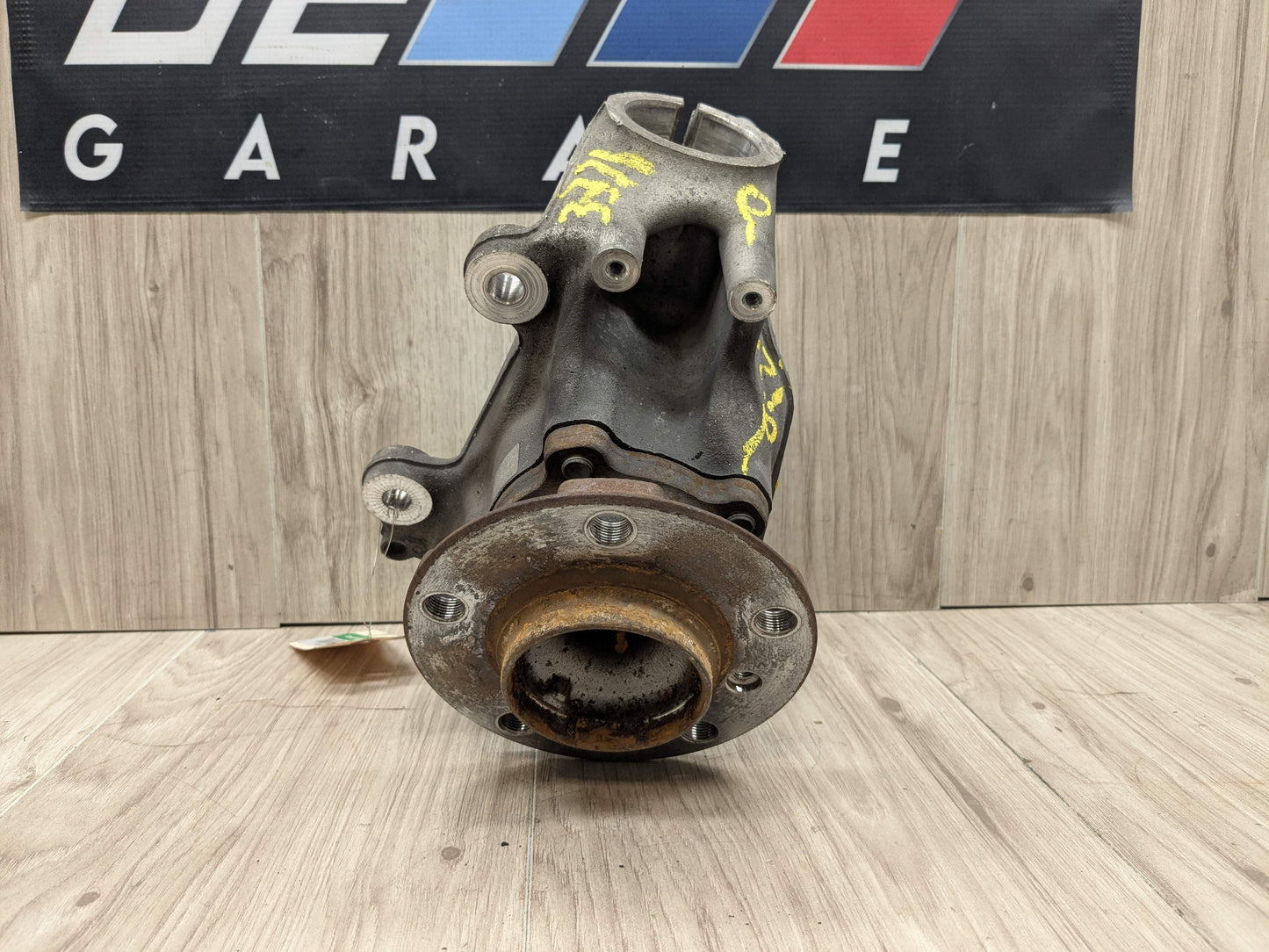 12-18 OEM BMW F30 F31 Sedan RWD Front Right Hub Knuckle Wheel Bearing Carrier