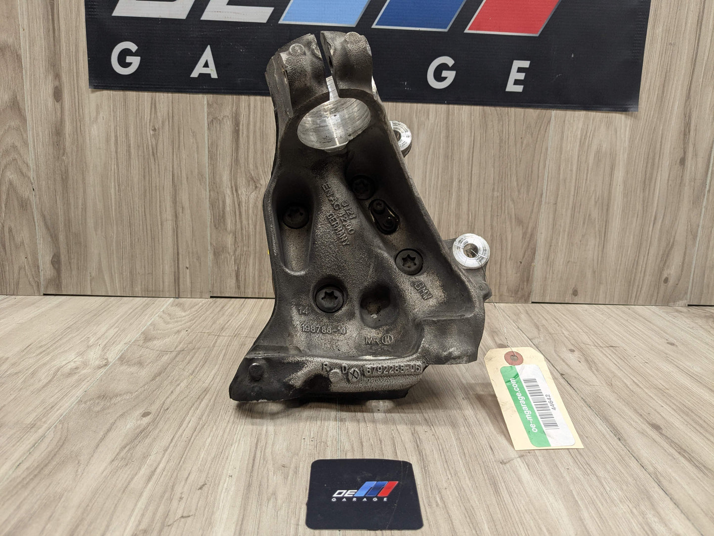 12-18 OEM BMW F30 F31 Sedan RWD Front Right Hub Knuckle Wheel Bearing Carrier