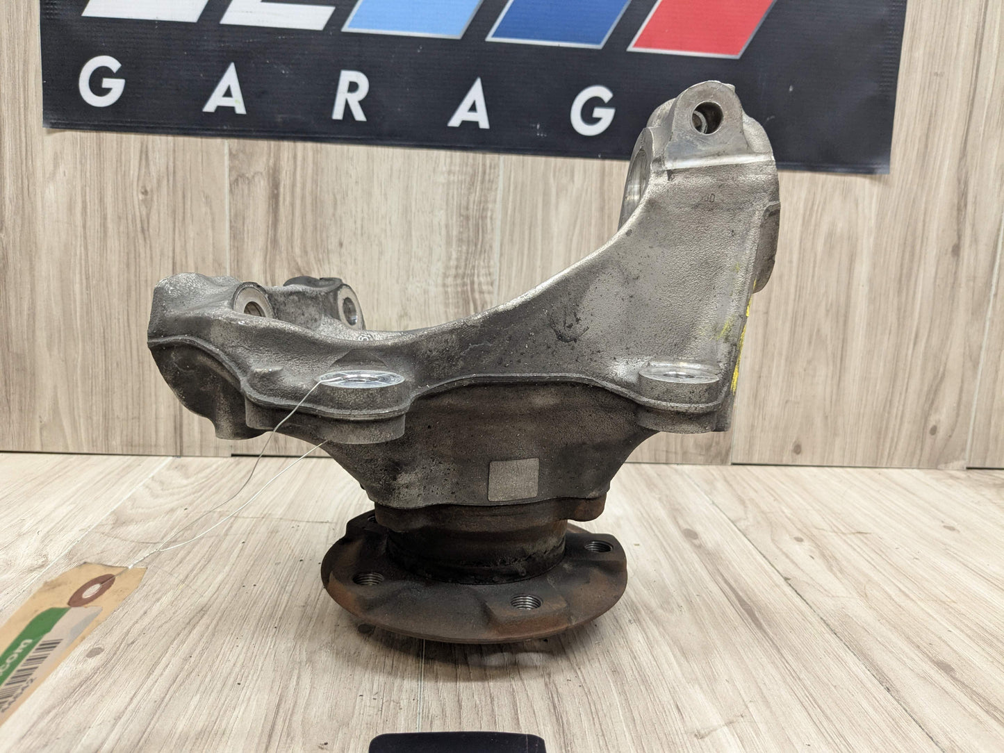 12-18 OEM BMW F30 F31 Sedan RWD Front Right Hub Knuckle Wheel Bearing Carrier