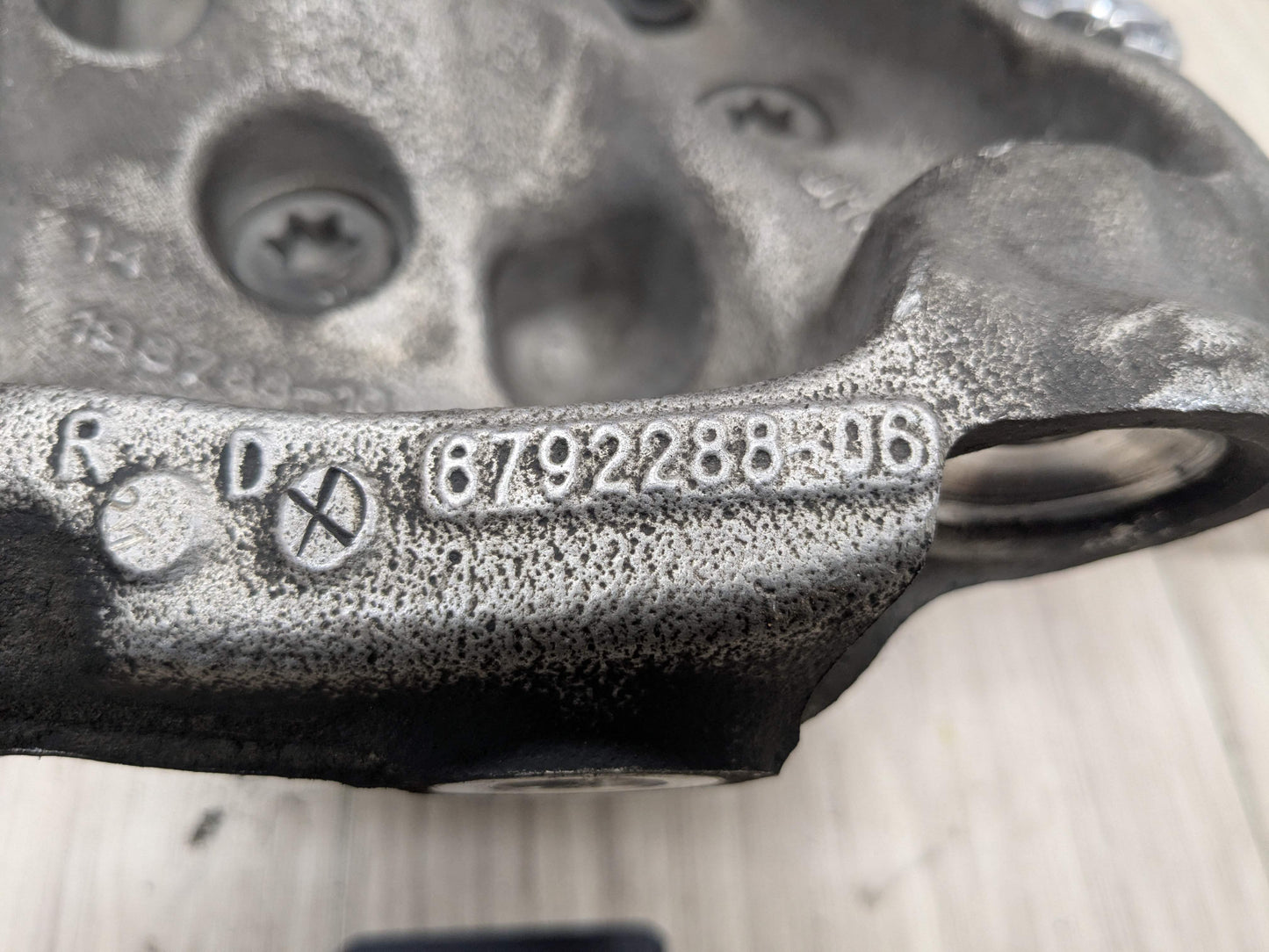 12-18 OEM BMW F30 F31 Sedan RWD Front Right Hub Knuckle Wheel Bearing Carrier