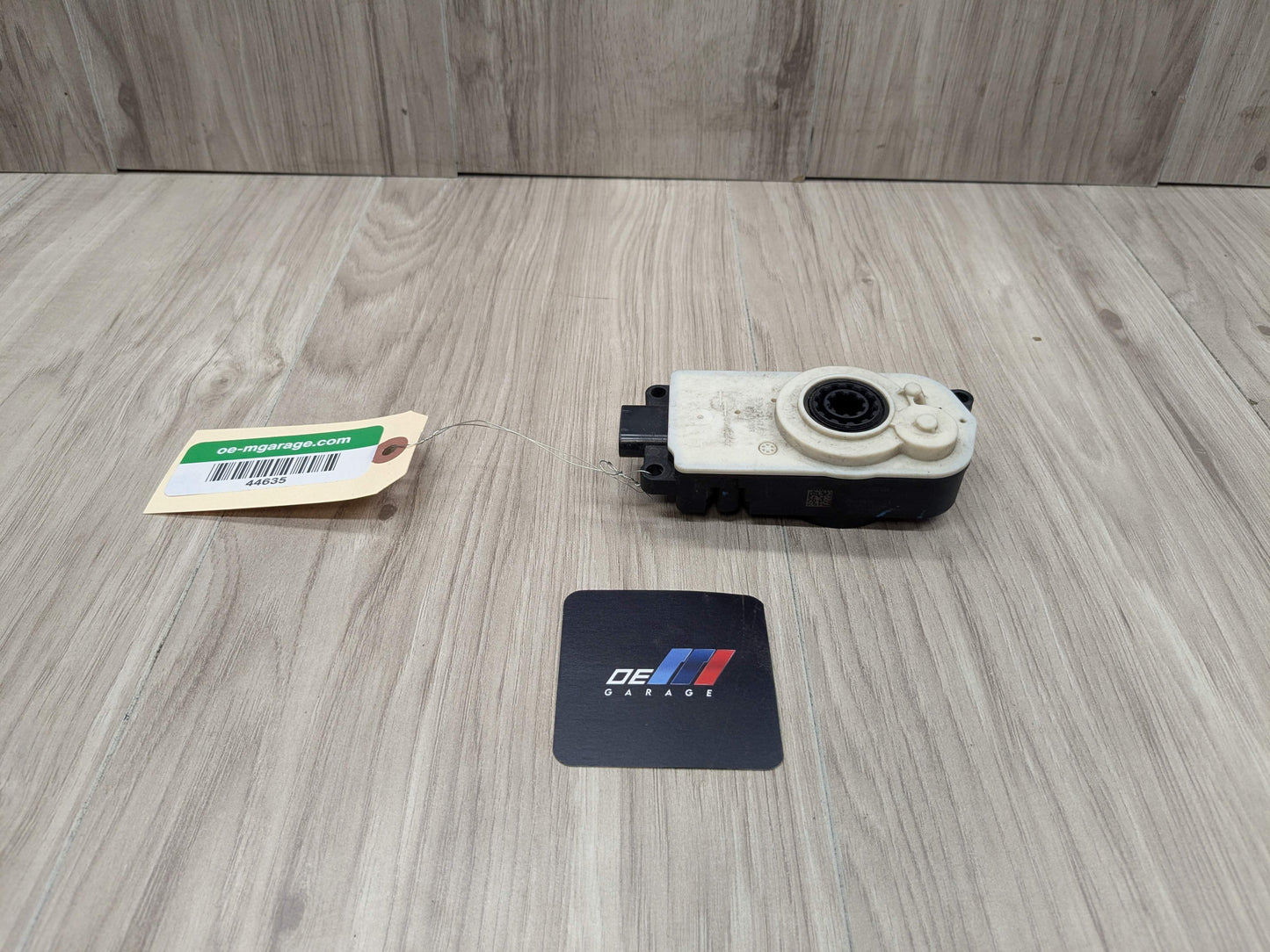 OEM BMW G05 G07 G12 G20 330 M340 X5 X7 Front Upper Grille Shutter Motor Actuator