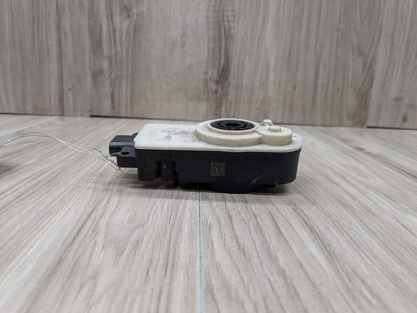 OEM BMW G05 G07 G12 G20 330 M340 X5 X7 Front Upper Grille Shutter Motor Actuator