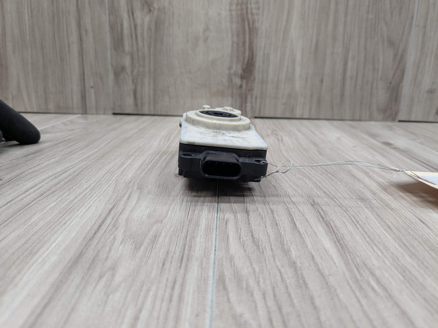 OEM BMW G05 G07 G12 G20 330 M340 X5 X7 Front Upper Grille Shutter Motor Actuator