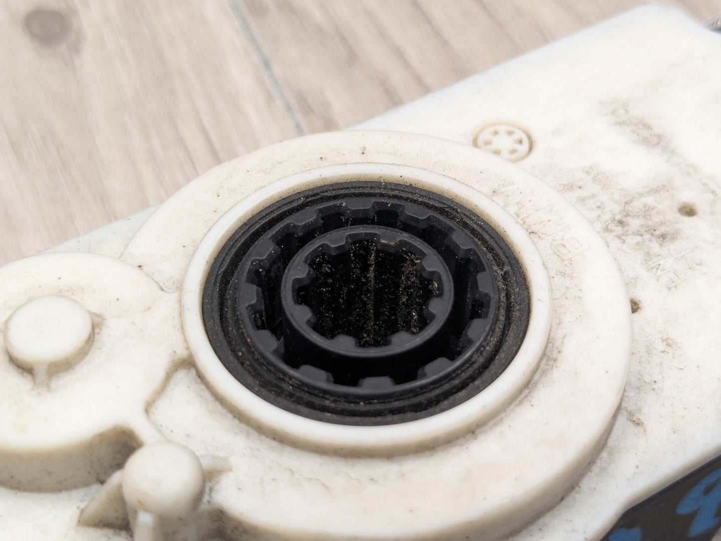 OEM BMW G05 G07 G12 G20 330 M340 X5 X7 Front Upper Grille Shutter Motor Actuator