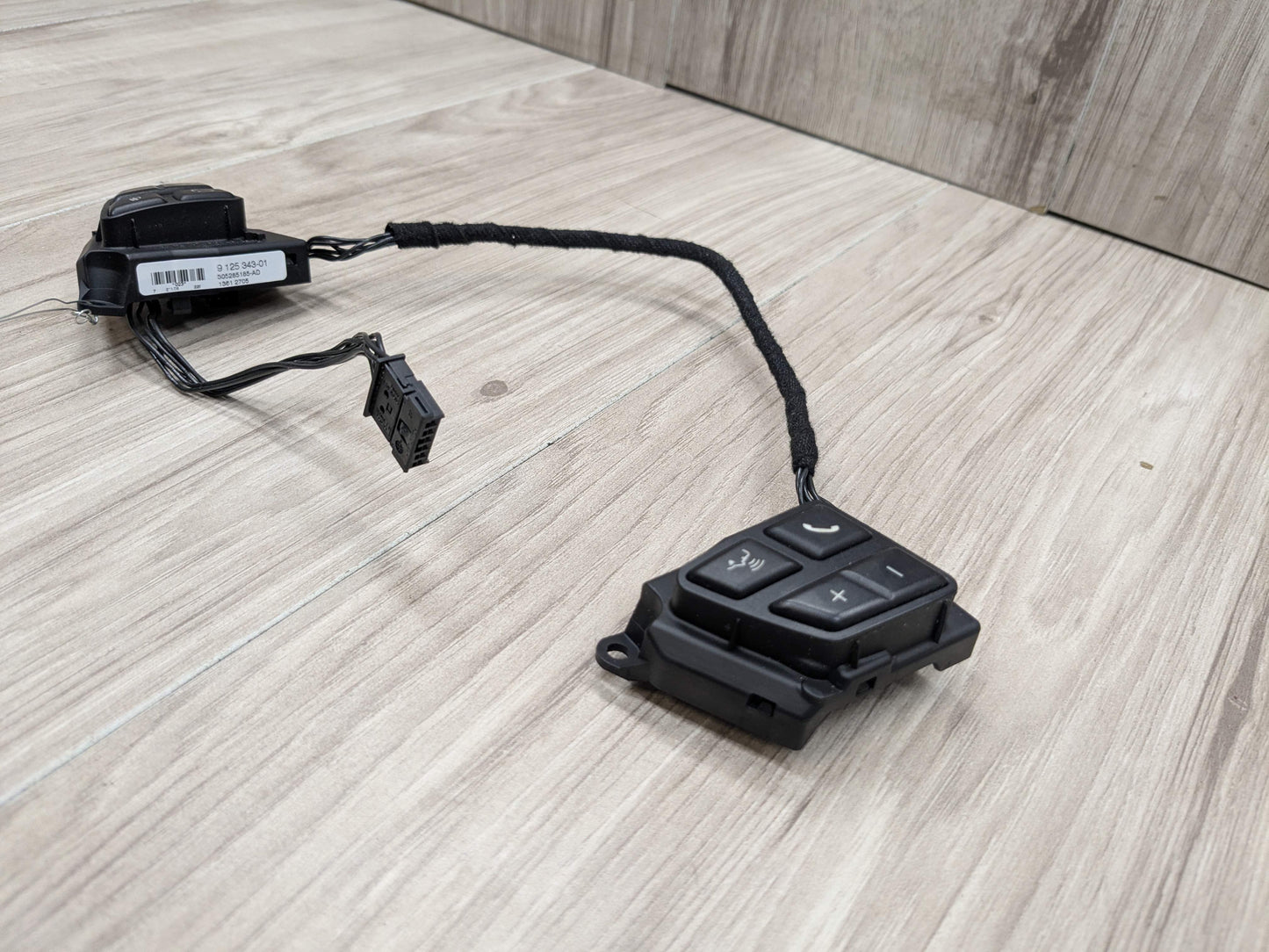 06-13 OEM BMW E82 E84 E88 E90 E92 E93 Steering Wheel Multifunction Button Switch