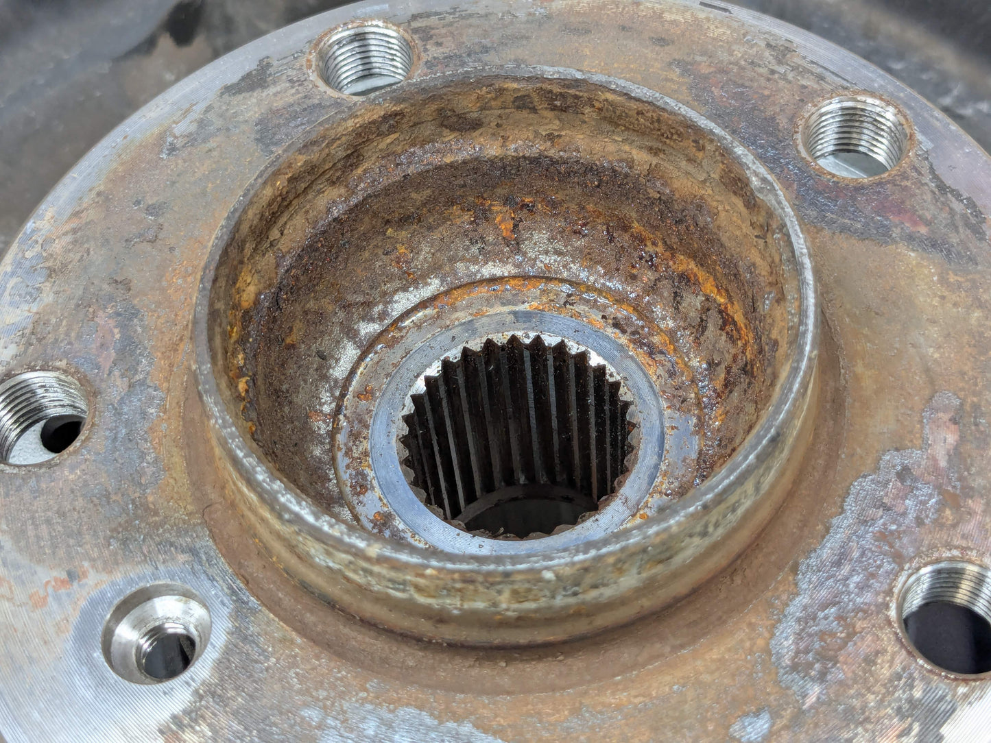 12-18 OEM BMW F30 328 330 335 340 REAR Right Driver Hub Knuckle Spindle Bearing