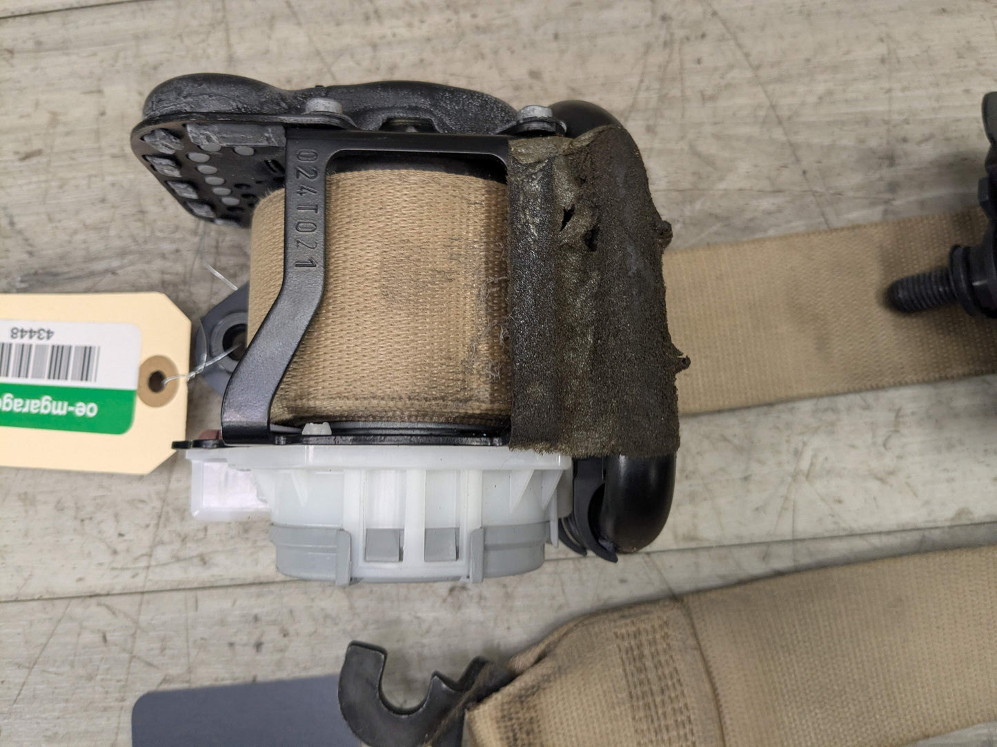 OEM BMW F25 F26 X3 X4 Front Right Passenger Side Upper Seat Belt Retractor BEIGE