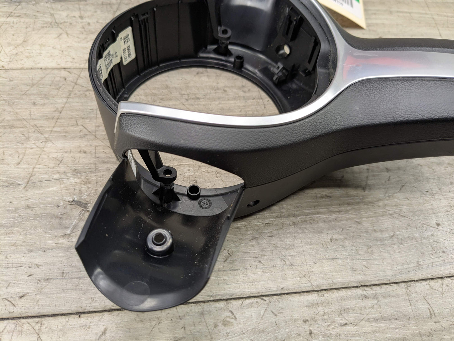 *OEM BMW F10 F22 F23 F30 F32 F33 F36 M-Sport Steering Wheel Trim Bezel Cover