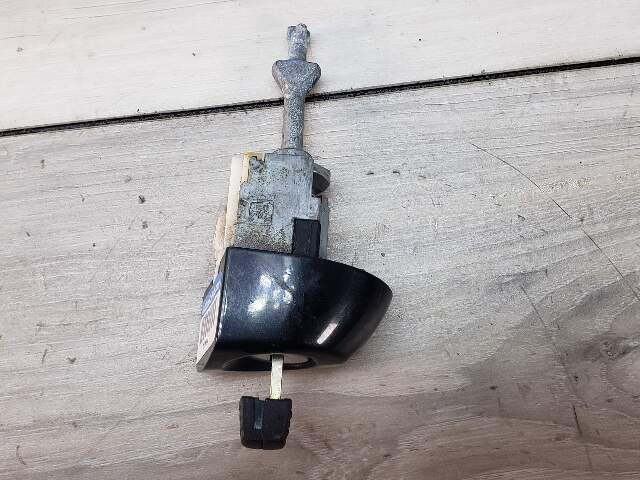 BMW 11-13 E92 335i Left Front Driver Side Door Handle Key Lock Hole Keyhole LCI