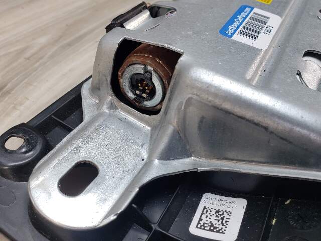 BMW 11-13 F10 M5 Passenger Side Knee SRS BAG Pre LCI
