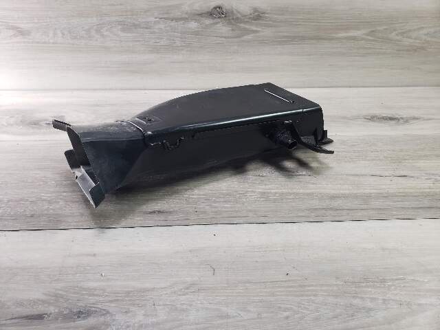09-18 OEM BMW F06 F12 F13 650i Front Right Passeneger Side Air Brake Duct Guide