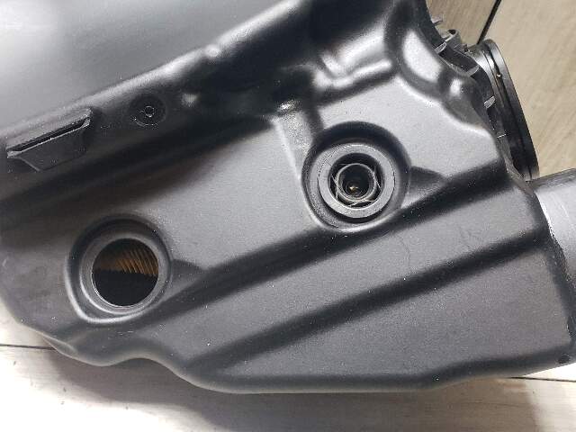 BMW 12-14 F13 650i Air Filter Box Air Filter Housing Air Filter Right Pre LCI