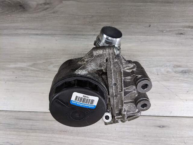 15-20 OEM BMW F87 F80 F82 M2 M3 M4 S55 Engine Oil Filter Housing COOLER