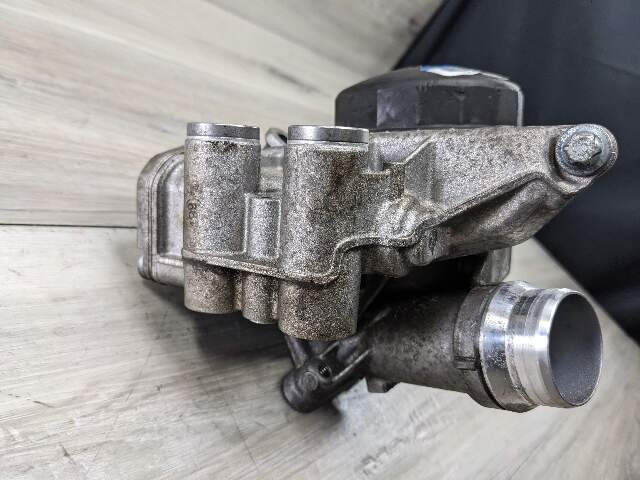 15-20 OEM BMW F87 F80 F82 M2 M3 M4 S55 Engine Oil Filter Housing COOLER