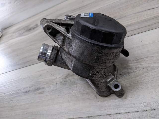 15-20 OEM BMW F87 F80 F82 M2 M3 M4 S55 Engine Oil Filter Housing COOLER