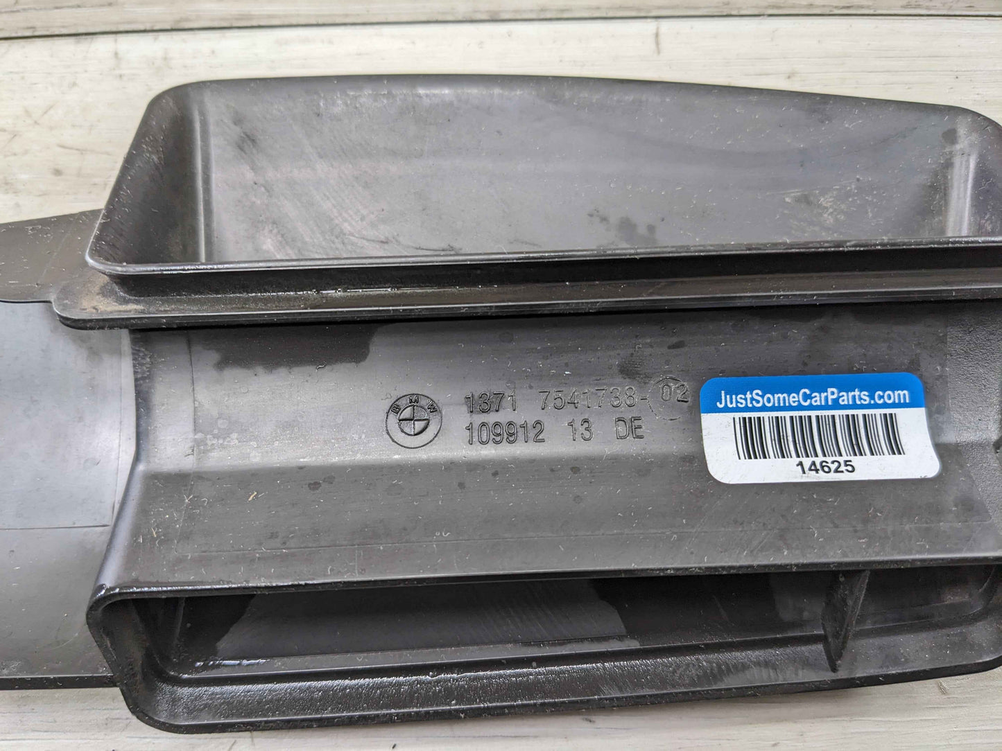 OEM BMW E90 E92 E93 328 335 M3 Engine Front Inlet Intake Suction Tube Air Duct