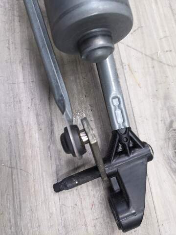 09-16 OEM BMW Z4 E89 Front Windshield Wiper Linkage W Motor