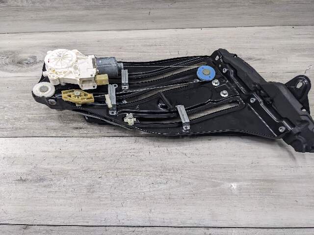 09-16 OEM BMW E89 28i 35i Z4 Rear Right Passenger Window Lift Regulator