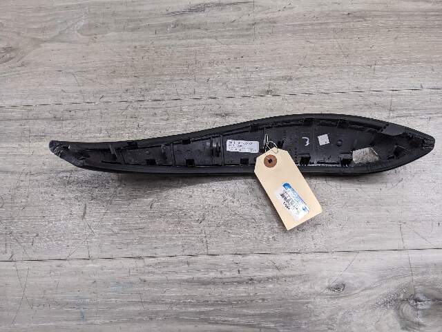 15-20 OEM BMW F80 F82 F83 M3 M4 Right Door Panel Pull Handle Leather Black