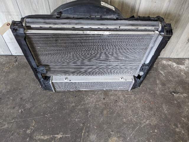 09-16 OEM BMW E89 Z4 Main Radiator AC Condenser Cooling Module Assembly Fan 600W