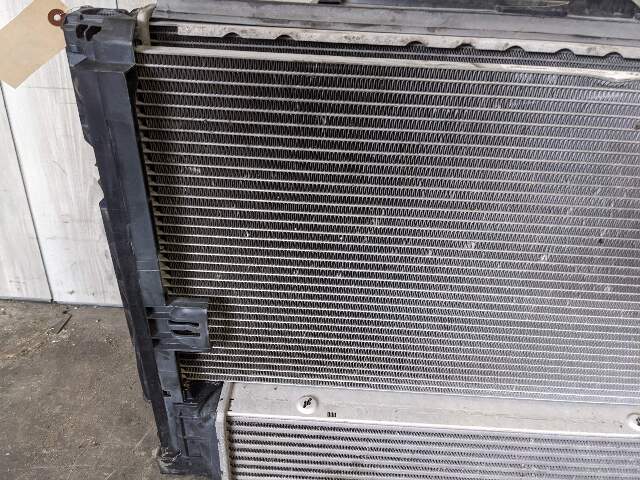 09-16 OEM BMW E89 Z4 Main Radiator AC Condenser Cooling Module Assembly Fan 600W