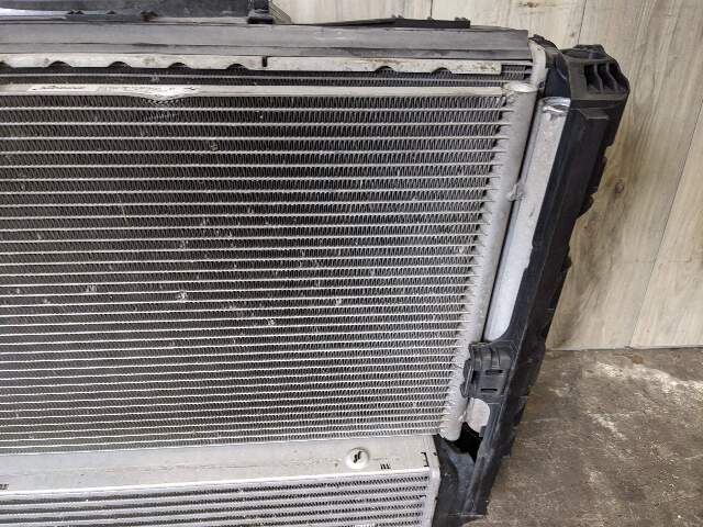 09-16 OEM BMW E89 Z4 Main Radiator AC Condenser Cooling Module Assembly Fan 600W