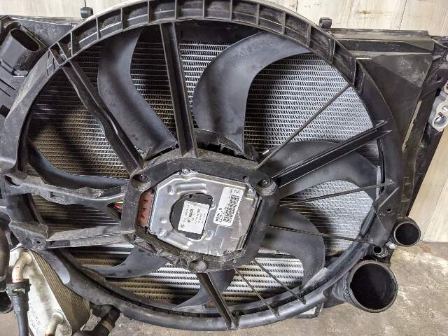 09-16 OEM BMW E89 Z4 Main Radiator AC Condenser Cooling Module Assembly Fan 600W